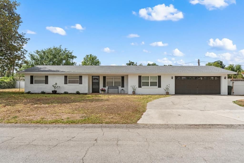 Recently Sold: $330,000 (3 beds, 2 baths, 1444 Square Feet)