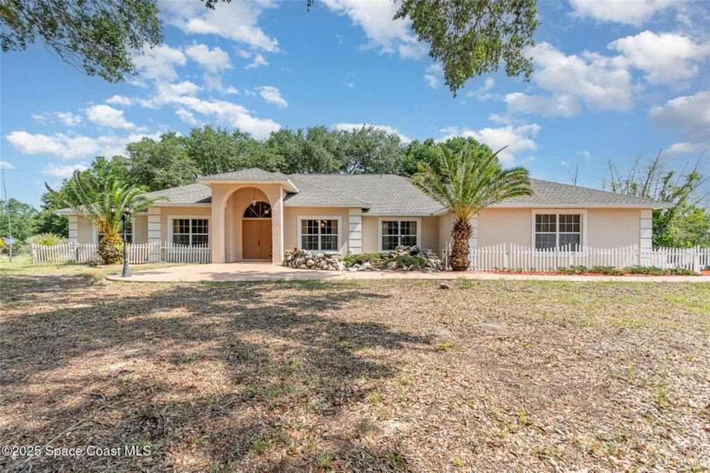 Недавно продано: $699,999 (4 спален, 2 ванн, 2602 Квадратных фут)