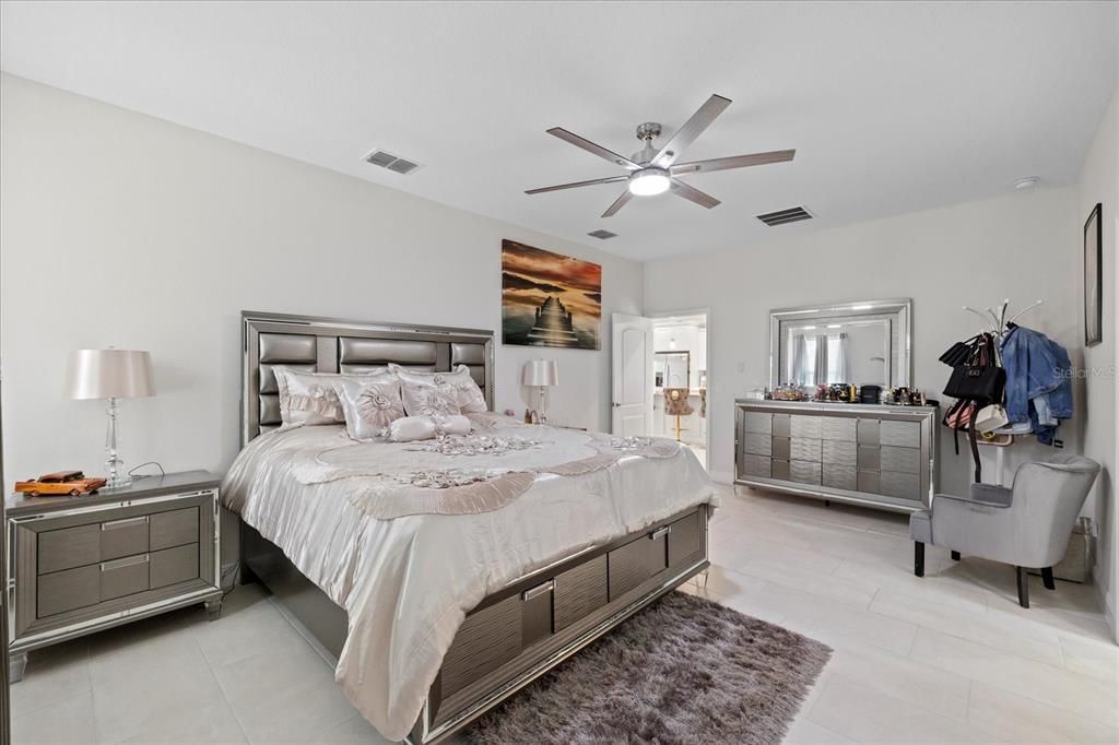 For Sale: $525,000 (4 beds, 2 baths, 1853 Square Feet)