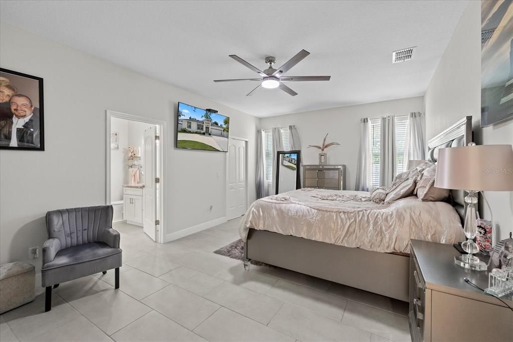 For Sale: $525,000 (4 beds, 2 baths, 1853 Square Feet)