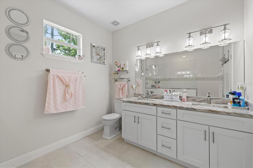 For Sale: $525,000 (4 beds, 2 baths, 1853 Square Feet)