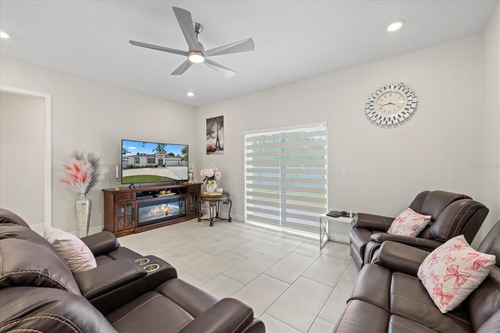 For Sale: $525,000 (4 beds, 2 baths, 1853 Square Feet)