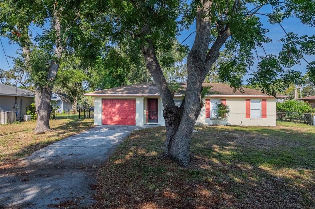 合同活跃: $219,900 (3 贝兹, 1 浴室, 1242 平方英尺)