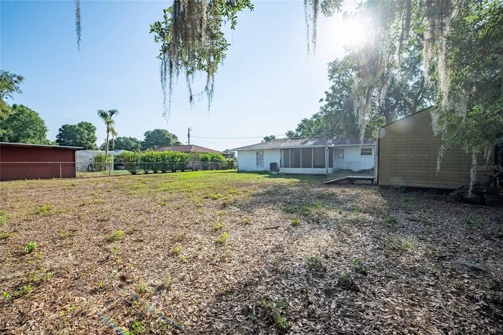 合同活跃: $219,900 (3 贝兹, 1 浴室, 1242 平方英尺)