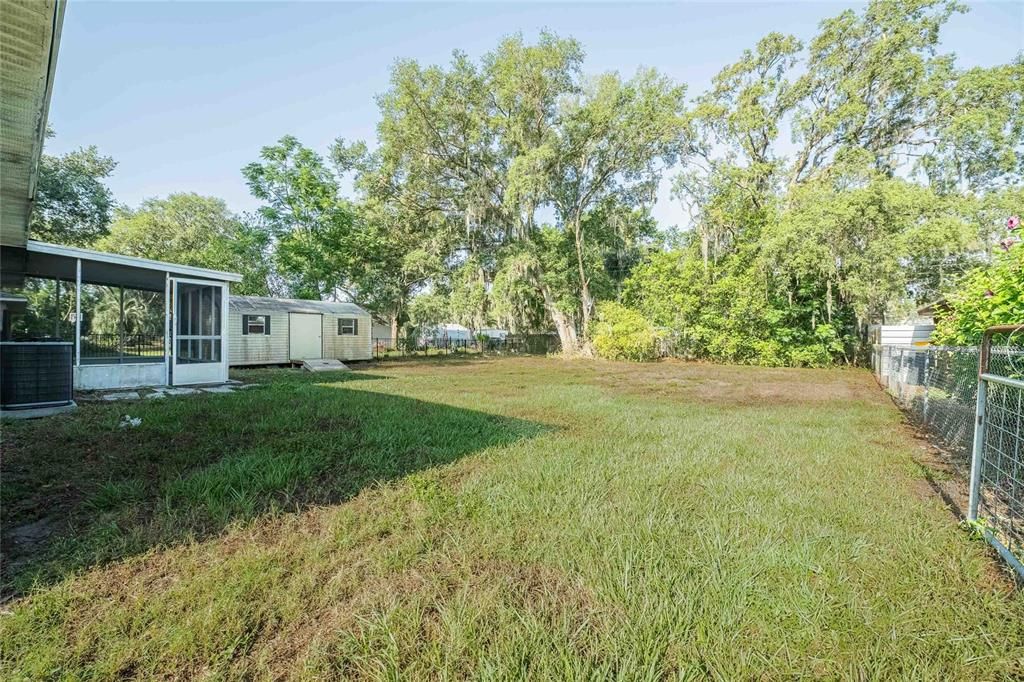 合同活跃: $219,900 (3 贝兹, 1 浴室, 1242 平方英尺)