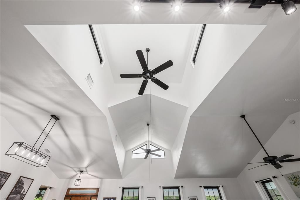 待售: $1,300,000 (6 贝兹, 5 浴室, 3647 平方英尺)