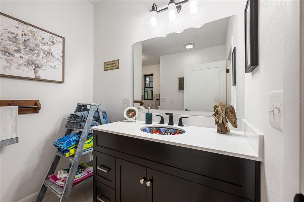 待售: $1,300,000 (6 贝兹, 5 浴室, 3647 平方英尺)