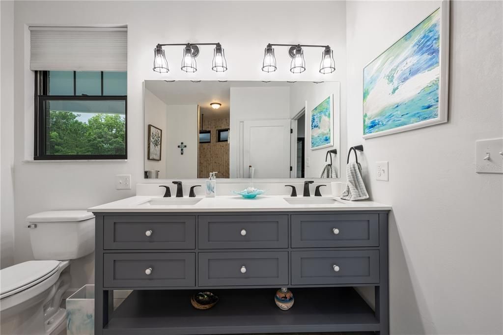 待售: $1,300,000 (6 贝兹, 5 浴室, 3647 平方英尺)