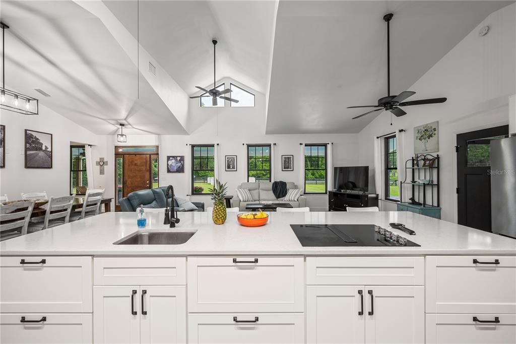 待售: $1,300,000 (6 贝兹, 5 浴室, 3647 平方英尺)