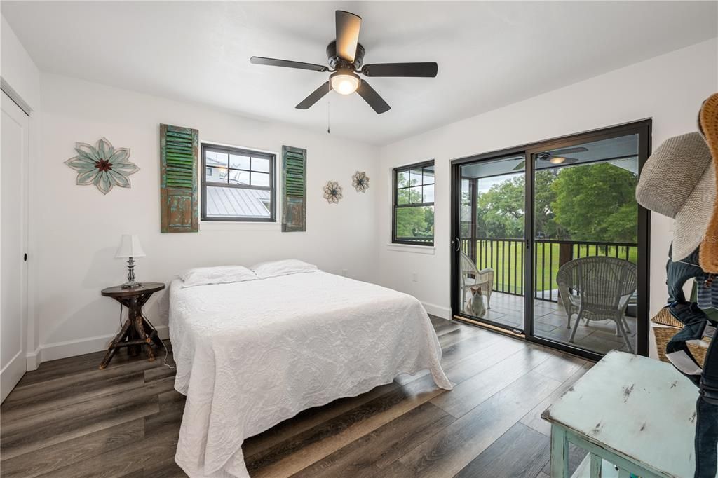 待售: $1,300,000 (6 贝兹, 5 浴室, 3647 平方英尺)