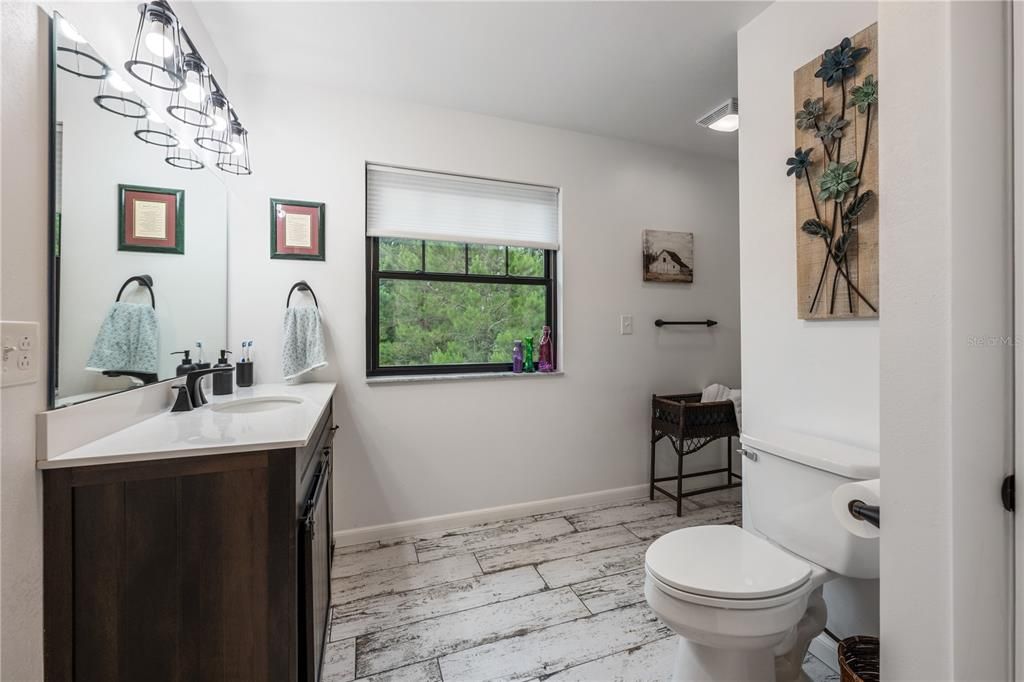 待售: $1,300,000 (6 贝兹, 5 浴室, 3647 平方英尺)