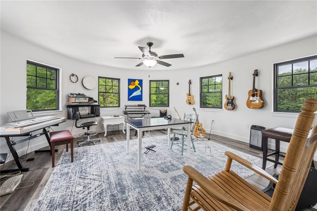 待售: $1,300,000 (6 贝兹, 5 浴室, 3647 平方英尺)