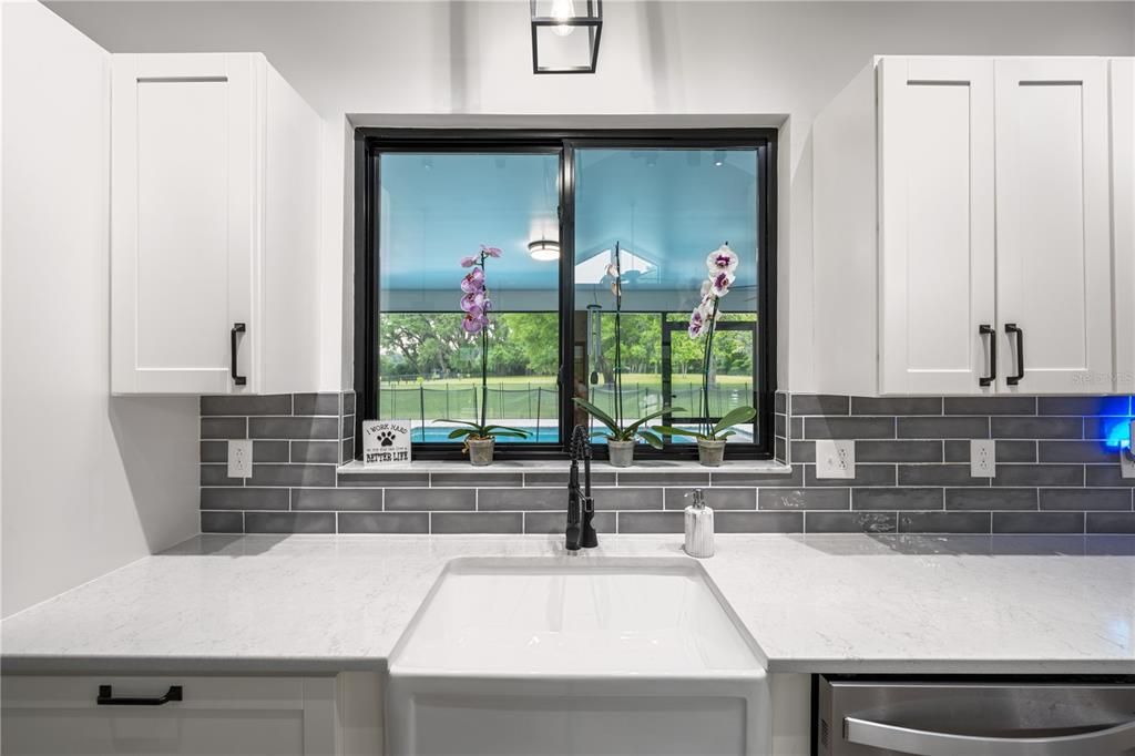 待售: $1,300,000 (6 贝兹, 5 浴室, 3647 平方英尺)