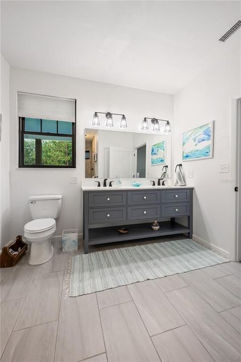 待售: $1,300,000 (6 贝兹, 5 浴室, 3647 平方英尺)