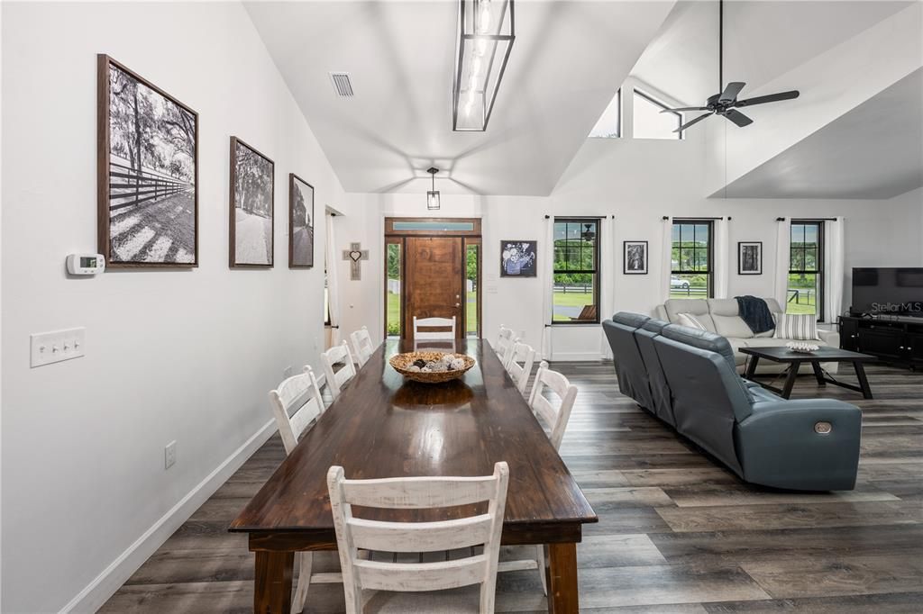 待售: $1,300,000 (6 贝兹, 5 浴室, 3647 平方英尺)