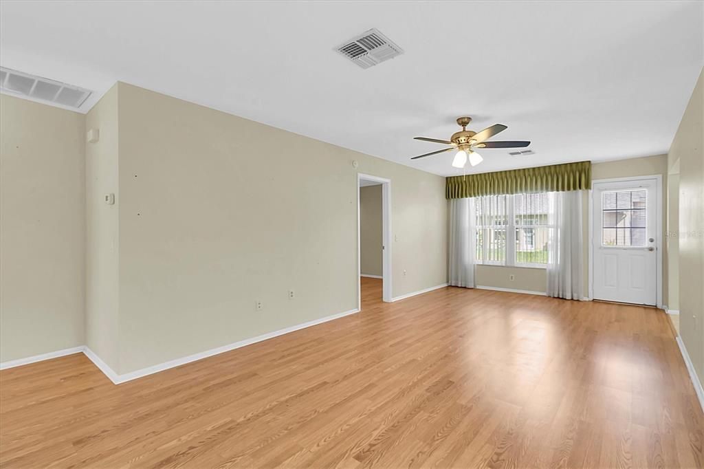 待售: $149,900 (2 贝兹, 2 浴室, 1138 平方英尺)