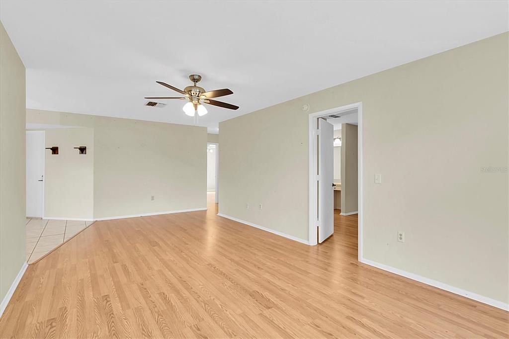 待售: $149,900 (2 贝兹, 2 浴室, 1138 平方英尺)