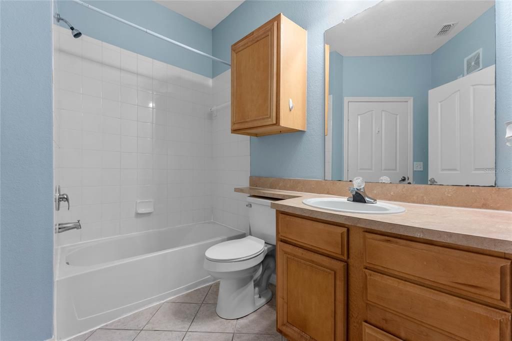 合同活跃: $1,595 (2 贝兹, 2 浴室, 1124 平方英尺)