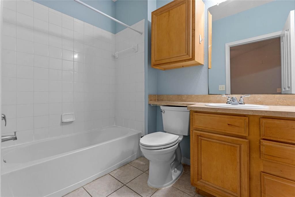 合同活跃: $1,595 (2 贝兹, 2 浴室, 1124 平方英尺)