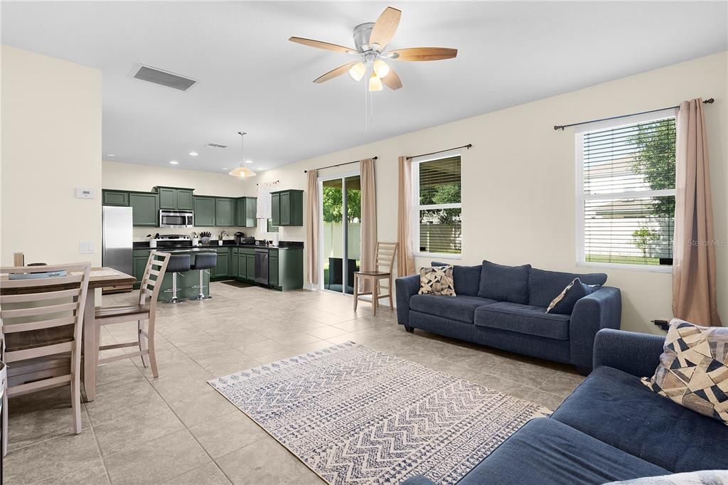 Active With Contract: $350,000 (3 beds, 2 baths, 2057 Square Feet)