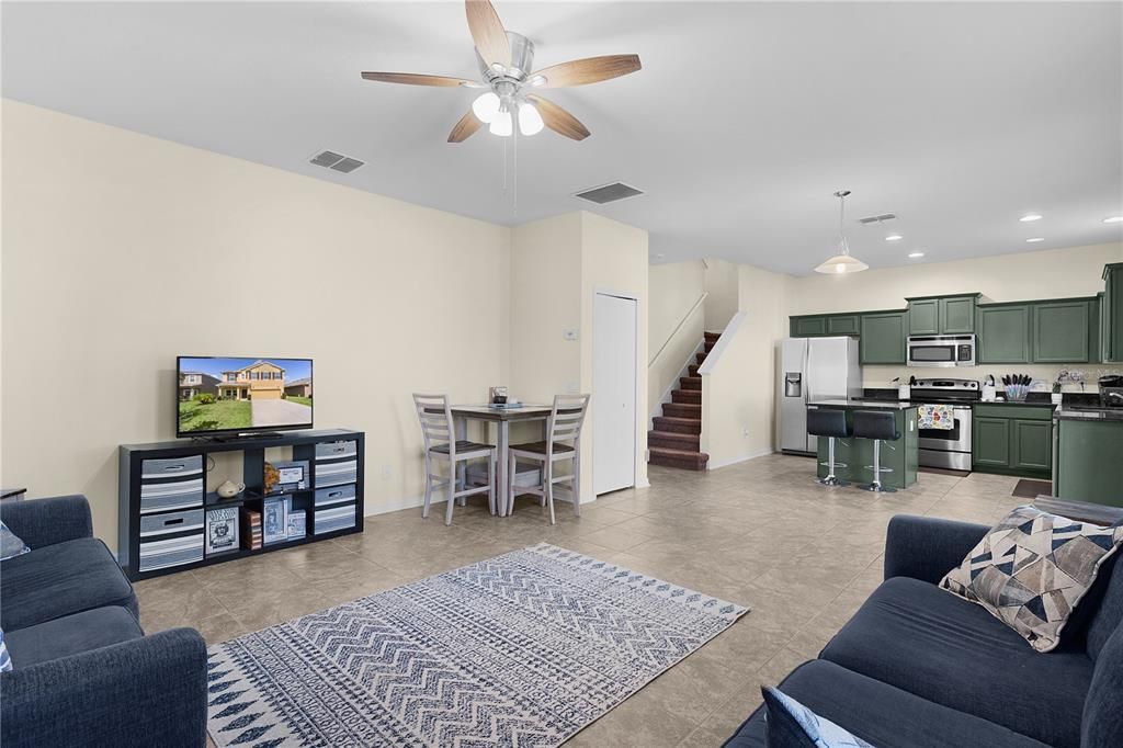 Active With Contract: $350,000 (3 beds, 2 baths, 2057 Square Feet)