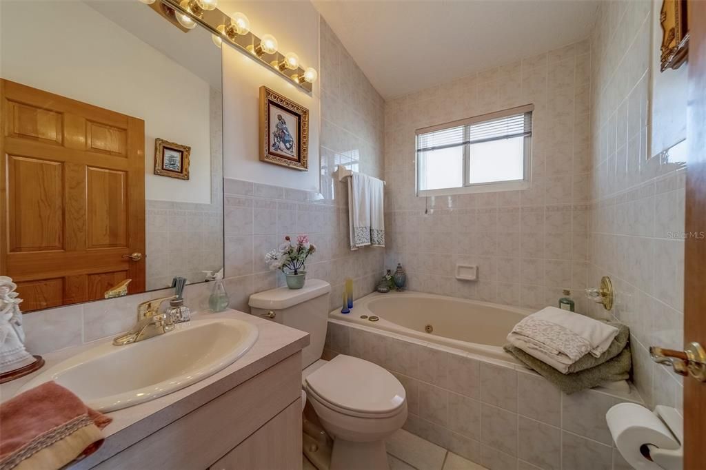 待售: $3,995,000 (8 贝兹, 6 浴室, 5580 平方英尺)