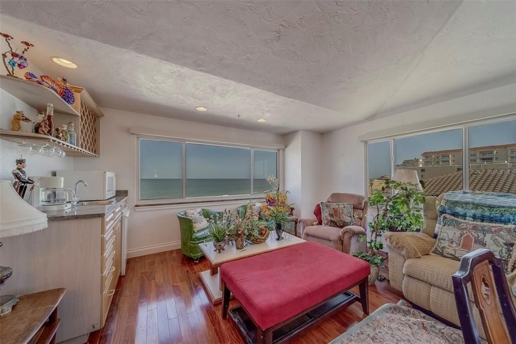 待售: $3,995,000 (8 贝兹, 6 浴室, 5580 平方英尺)