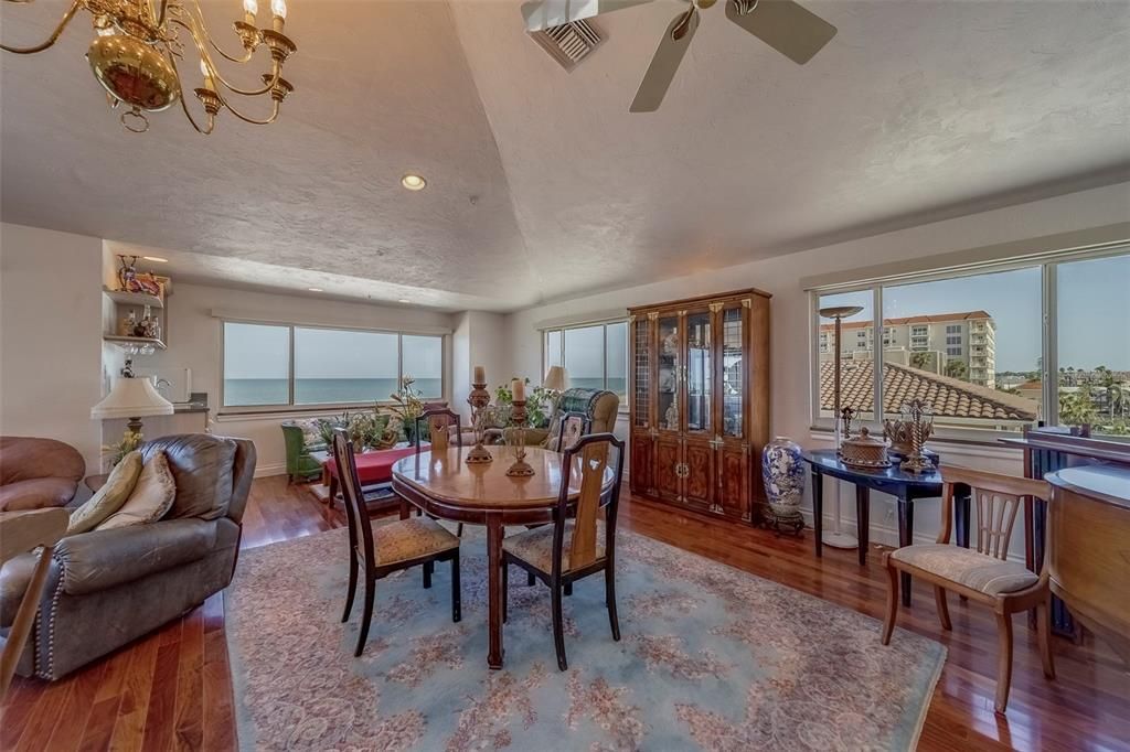 待售: $3,995,000 (8 贝兹, 6 浴室, 5580 平方英尺)