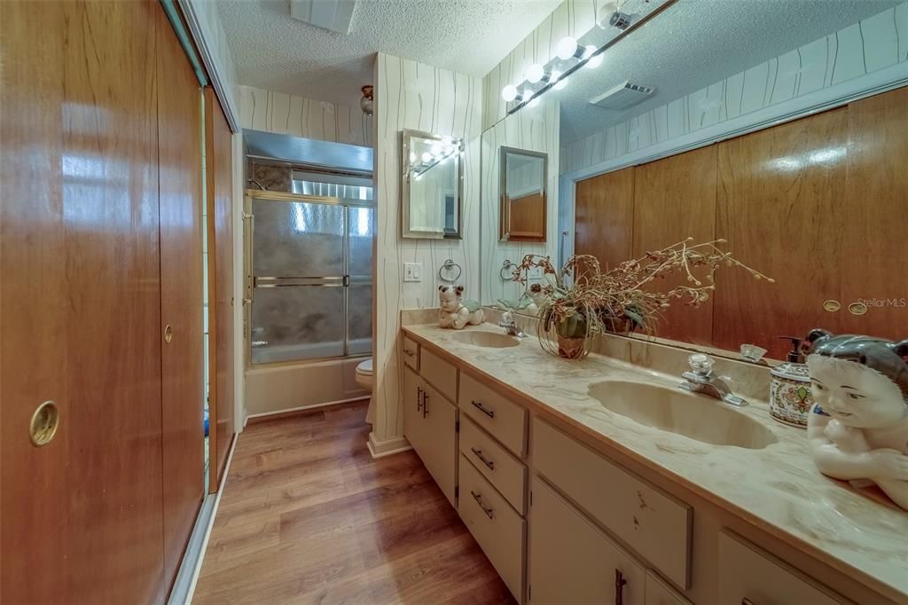 待售: $3,995,000 (8 贝兹, 6 浴室, 5580 平方英尺)