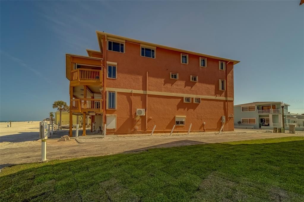 待售: $3,995,000 (8 贝兹, 6 浴室, 5580 平方英尺)