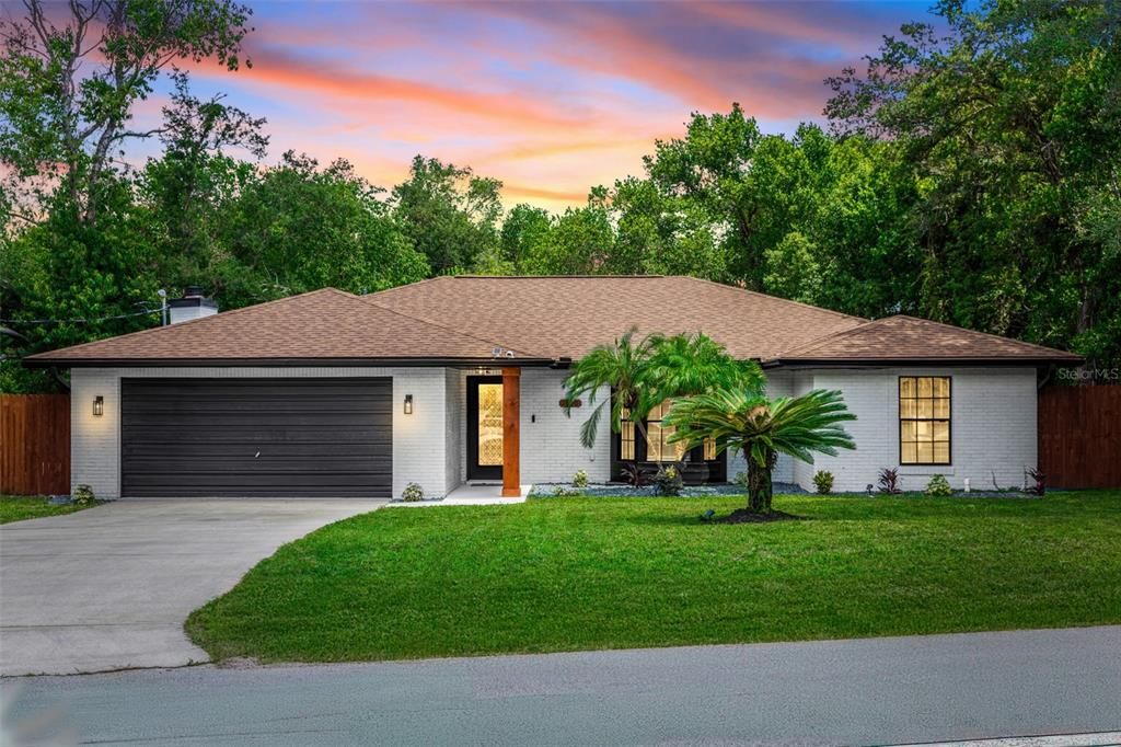 Recently Sold: $349,000 (3 beds, 2 baths, 1901 Square Feet)