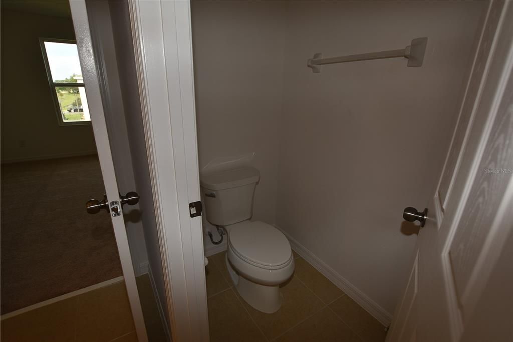 For Rent: $2,395 (4 beds, 2 baths, 2571 Square Feet)