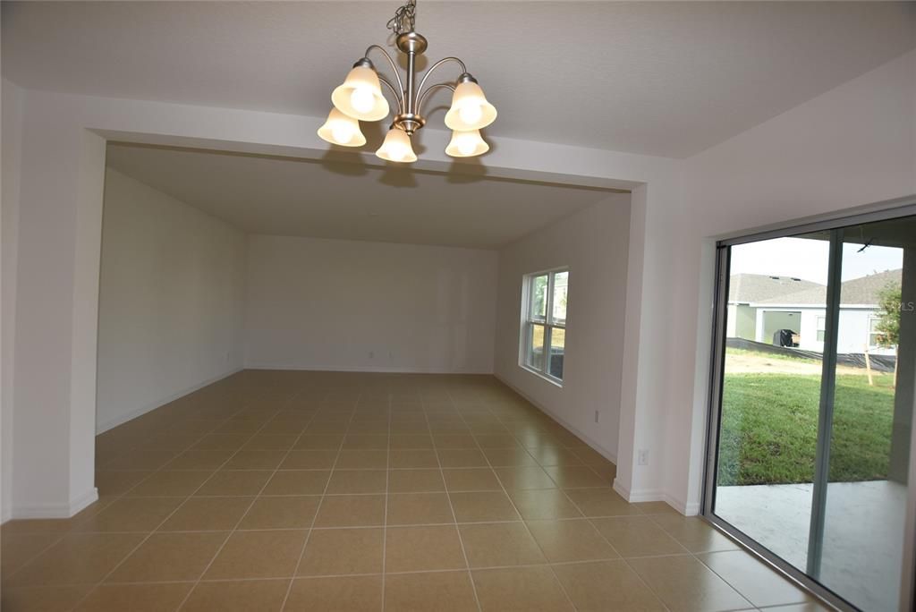 For Rent: $2,395 (4 beds, 2 baths, 2571 Square Feet)