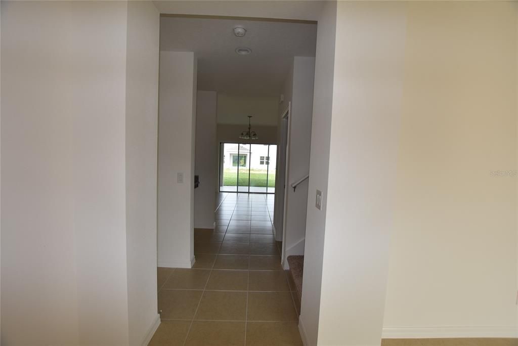 For Rent: $2,395 (4 beds, 2 baths, 2571 Square Feet)