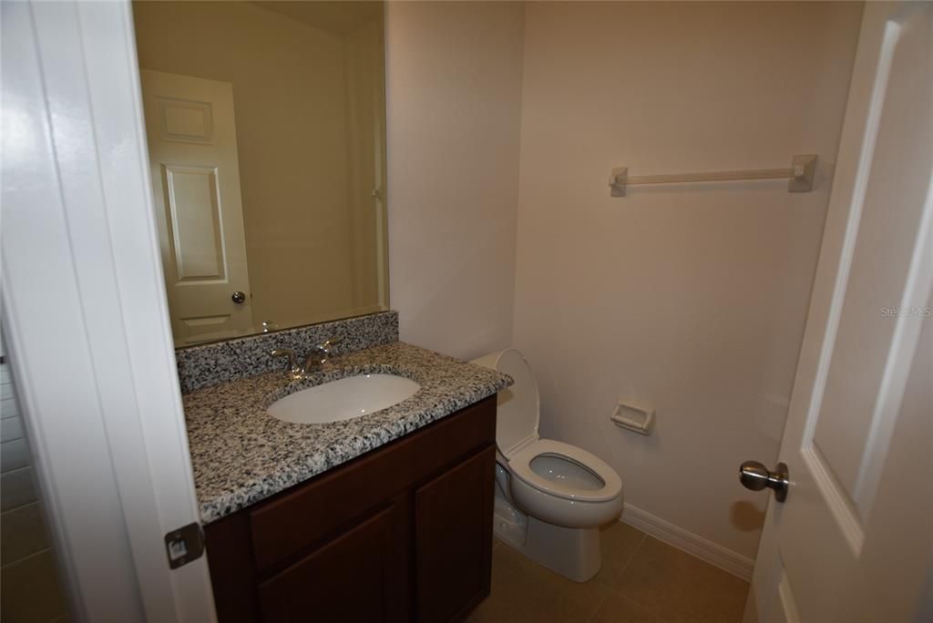 For Rent: $2,395 (4 beds, 2 baths, 2571 Square Feet)