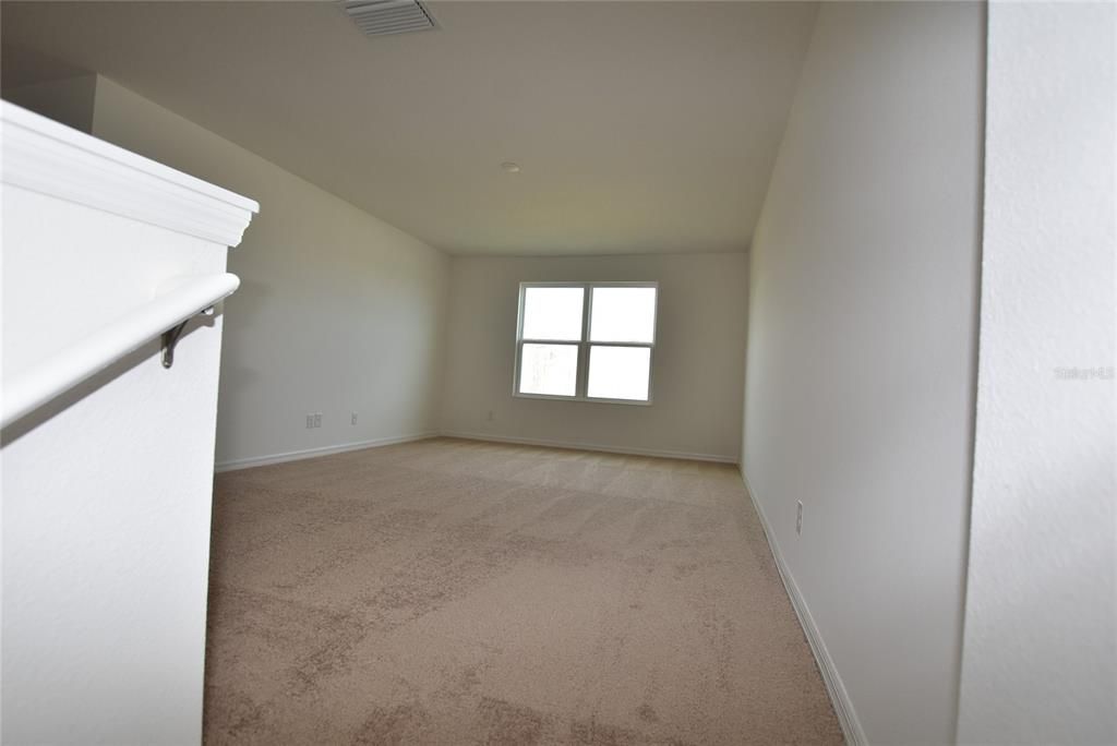 For Rent: $2,395 (4 beds, 2 baths, 2571 Square Feet)