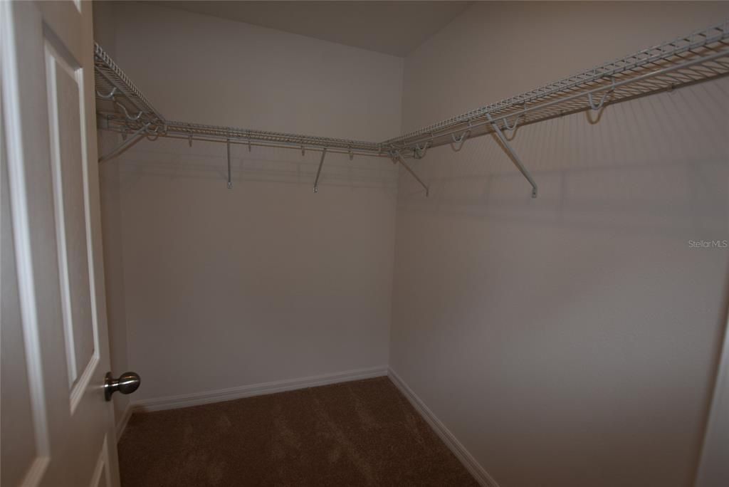 For Rent: $2,395 (4 beds, 2 baths, 2571 Square Feet)