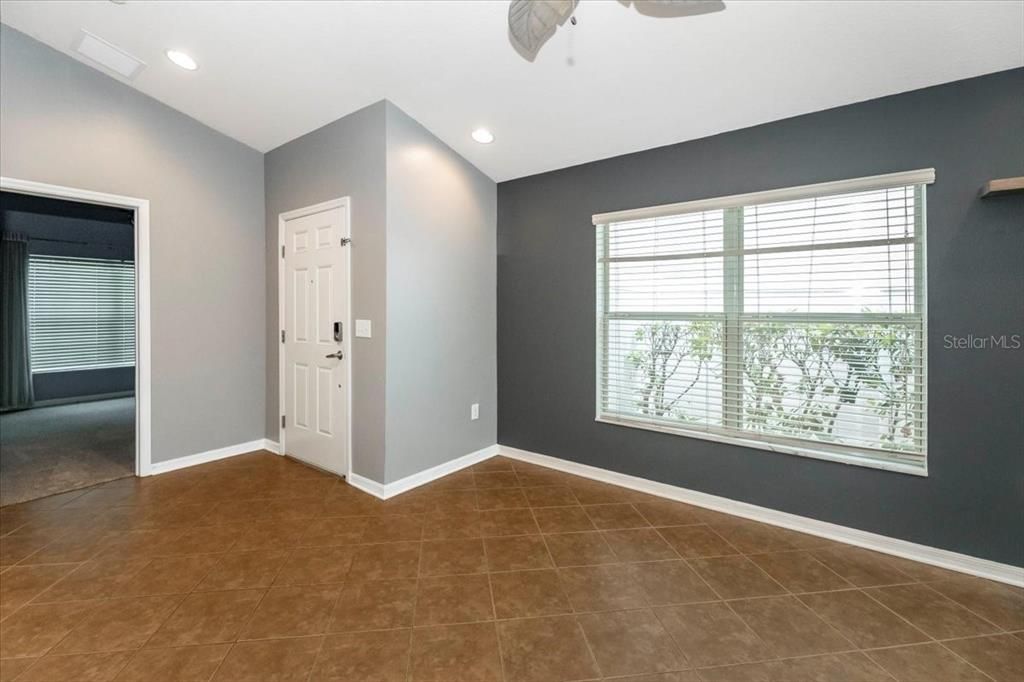 For Sale: $340,000 (3 beds, 2 baths, 1401 Square Feet)