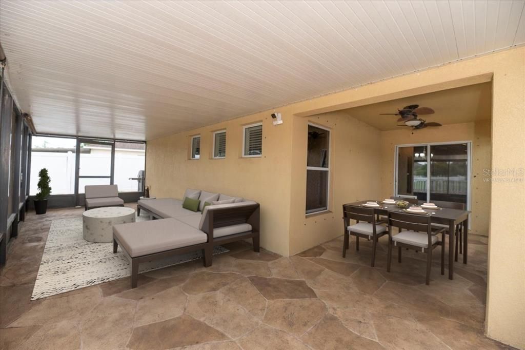 For Sale: $340,000 (3 beds, 2 baths, 1401 Square Feet)