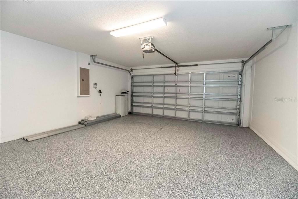 For Sale: $340,000 (3 beds, 2 baths, 1401 Square Feet)