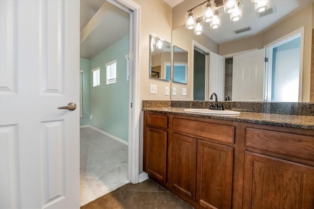 For Sale: $340,000 (3 beds, 2 baths, 1401 Square Feet)