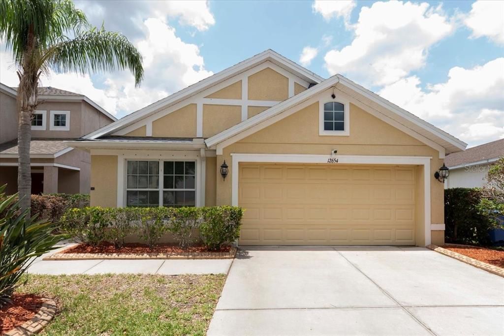 For Sale: $340,000 (3 beds, 2 baths, 1401 Square Feet)