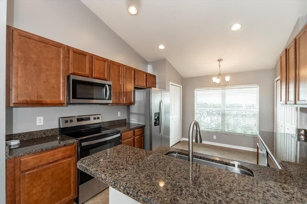 For Sale: $340,000 (3 beds, 2 baths, 1401 Square Feet)