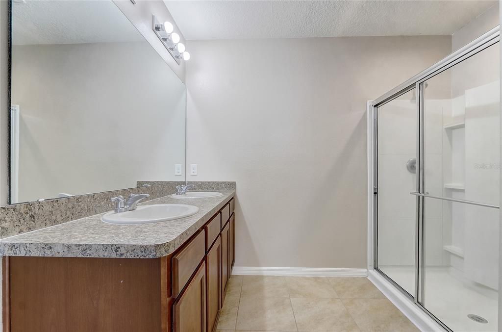 For Sale: $275,000 (3 beds, 2 baths, 1718 Square Feet)