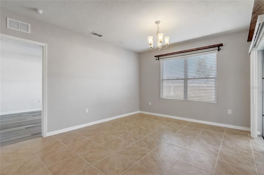 For Sale: $275,000 (3 beds, 2 baths, 1718 Square Feet)
