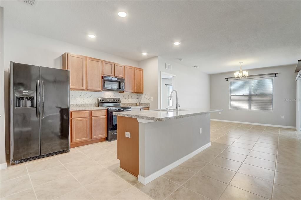 For Sale: $275,000 (3 beds, 2 baths, 1718 Square Feet)