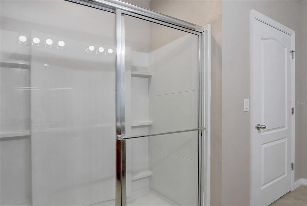 For Sale: $275,000 (3 beds, 2 baths, 1718 Square Feet)