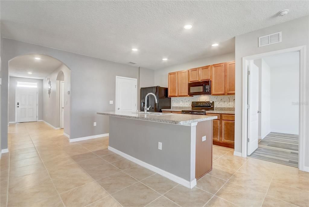 For Sale: $275,000 (3 beds, 2 baths, 1718 Square Feet)