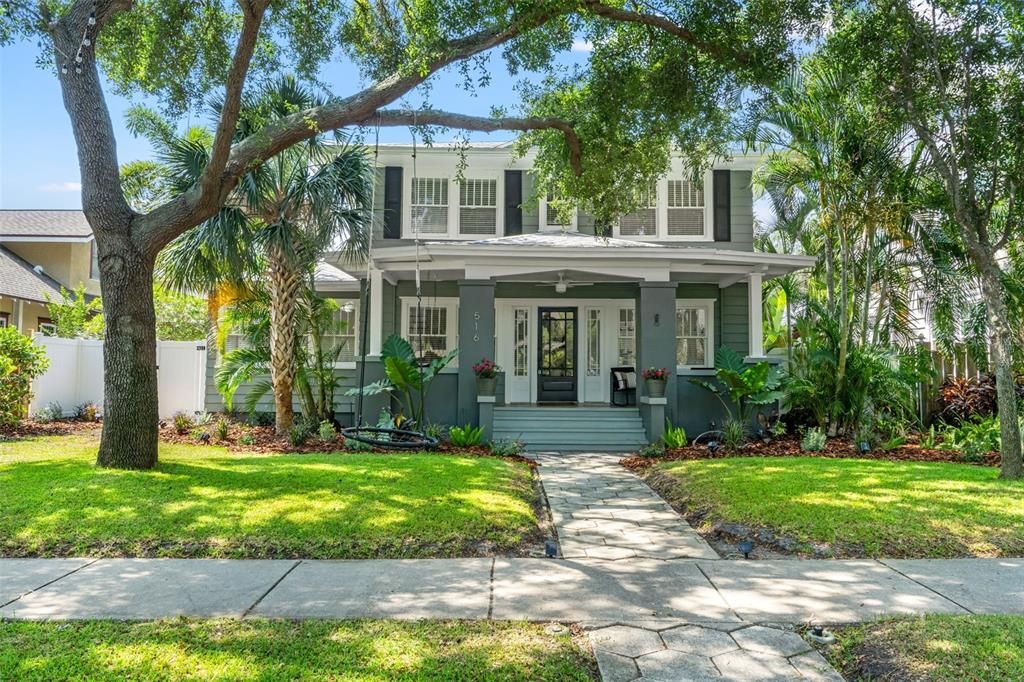 Recently Sold: $1,175,000 (4 beds, 2 baths, 1812 Square Feet)