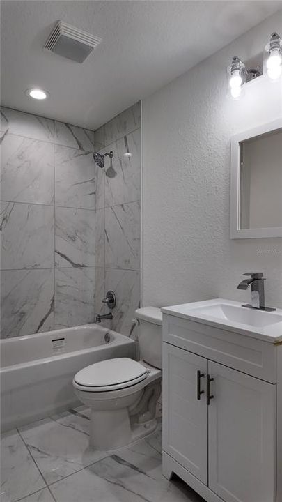 Под контрактом: $220,000 (3 спален, 2 ванн, 1173 Квадратных фут)